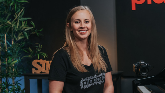 https://www.musora-cdn.com/cdn-cgi/image/width=660,quality=95/https://d1923uyy6spedc.cloudfront.net/coaches-2022/pianote/Cassi-Falk-HEAD.jpg